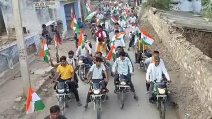 कठूमर: ऑपरेशन सिंदूर को लेकर भारतीय सेना के सम्मान में भाजपा खोह मंडल ने निकाली तिरंगा रैली