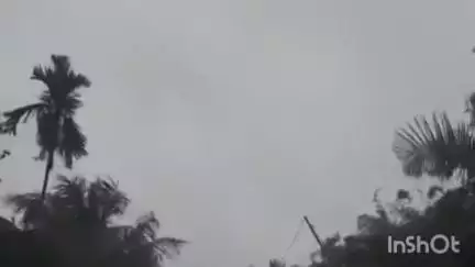 খুমটাই: মহুৰামুখত ধুমুহা, বৰষুণৰ তাণ্ডব, বিস্তাৰ ক্ষতিসাধন কেইবাটাও বাসগৃহ, বিদ্যুৎ সেৱা ব্যাহত