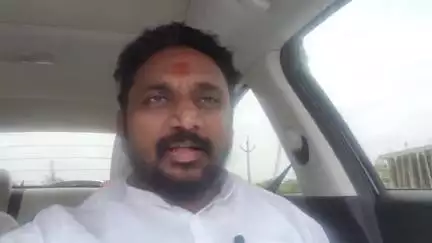 बार्शीटाकळी: राष्ट्रवादी काँग्रेसचे आमदार अमोल मिटकरी यांनी संजय राऊतांवर निशाणा साधला आहेय..दोन्ही राष्ट्रवादी एकत्रवर प्रतिक्रिया
