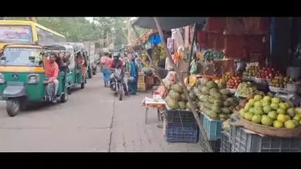 पतरातू: भुरकुंडा बाजार में दुकानदारों द्वारा सड़क और फुटपाथ पर अतिक्रमण से जनता हो रही परेशान #jansamasya