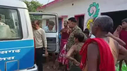 सहसपुर लोहारा: ग्राम बिझौरी में मानसिक रूप से विक्षिप्त व्यक्ति लोगों से कर रहा था मारपीट, पंडरिया अस्पताल में भर्ती