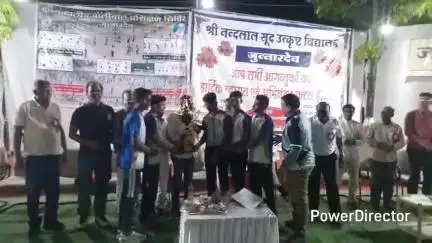 जुन्नारदेव के नंदलाल सूद खेल मैदान पर चल रहे ग्रीष्मकालीन वॉलीबॉल शिविर का समापन