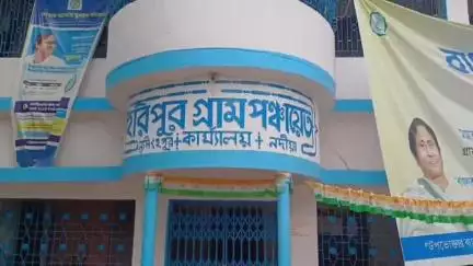 শান্তিপুর: সরকারী জমিতে মাটি ভরাট করে দখলের অভিযোগ শান্তিপুর হরিপুর অঞ্চলের জামতলা এলাকায় তৃণমূল কর্মীর বিরুদ্ধে