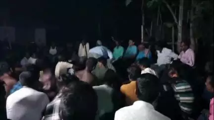 গোপীবল্লভপুর ২: বিধানসভা নির্বাচন কে সামনে রেখে খাঁড়বান্ধি অঞ্চলের নাদানগেড়িয়া গ্রামে বৈঠক করল তৃণমূল,উপস্থিত জেলা পরিষদের মেন্টর