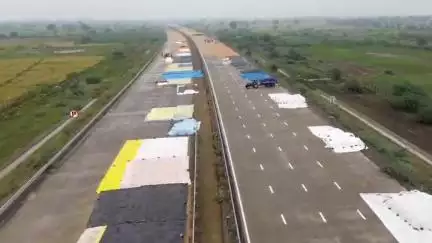 માંડવી: ઓલપાડ અને ચોર્યાસી તાલુકાના ખેડૂતોને સરકાર આર્થિક મદદ કરે તેવી માંગ સહકારી આગેવાન મનહર ભાઈએ કરી
#jansamasya