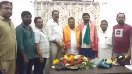 బోధన్: బోధన్ మార్కెట్ కమిటీ వైస్ చైర్మన్గా వసంత్ రెడ్డి బాధ్యతలు