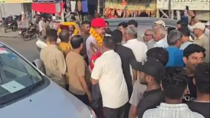 सुमेरपुर: सुमेरपुर के जालौर चौराहे पर देवासी समाज ने राष्ट्रीय पशु पालक संघ के अध्यक्ष लाल सिंह देवासी का गर्मजोशी से किया स्वागत