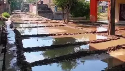 कैंपियरगंज: बिस्टौली गांव में सीसी रोड का निर्माण, बारिश में कीचड़ से मिलेगी राहत, आवागमन में होती थी परेशानी