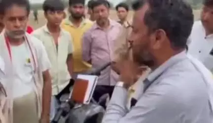 पुरवा: आंधी से नीम के पेड़ की गिरी शाखा, दबकर पारा गांव के ई-रिक्शा चालक की हुई मौत
