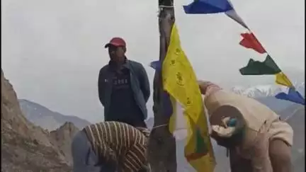 हंगरंग: किन्नौर के ऊपरी क्षेत्रों में पहाड़ों में प्रकृति की पूजा-पाठ, लगाए जा रहे पालदार और मंत्रों का किया जा रहा उच्चारण