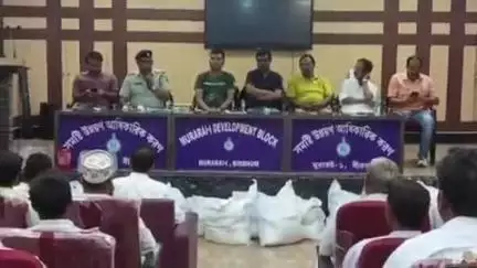 মুরারই ১: মুরারই BDO অফিসের সভা কক্ষে আসন্ন ঈদ উল আযহা নিয়ে বিশেষ বৈঠকের আয়োজন, উপস্থিত BDO,IC,কৃষি কর্মাধ্যক্ষ সহ অনেকে