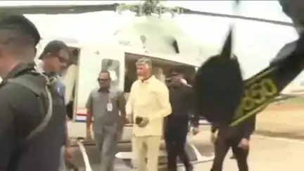 జిల్లా పర్యటనలో చెయ్యేరు గున్నేపల్లి కి హెలికాప్టర్ లో చేరుకున్న సీఎం చంద్రబాబు, ఘన స్వాగతం పలికిన నాయకులు, అధికారులు