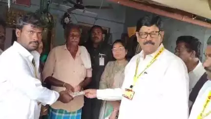 ఆత్మకూరు: వీర్లగుడిపాడులో వృద్ధులకు పెన్షన్లు పంపిణీ చేసిన మంత్రి ఆనం రామనారాయణరెడ్డి