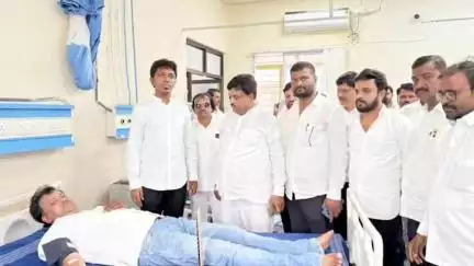 ಭಾಲ್ಕಿ: ಸಾಮಾಜಿಕ ಕಾರ್ಯಕರ್ತ, ಲಿಂ ಅಜಿತ್ ಚವ್ಹಾಣ್ ಜನ್ಮದಿನದ ನಿಮಿತ್ತ ಪಟ್ಟಣದ ಸರ್ಕಾರಿ ಆಸ್ಪತ್ರೆಯಲ್ಲಿ ರಕ್ತದಾನ ಶಿಬಿರಕ್ಕೆ ಸಂಸದ ಖಂಡ್ರೆ ಚಾಲನೆ