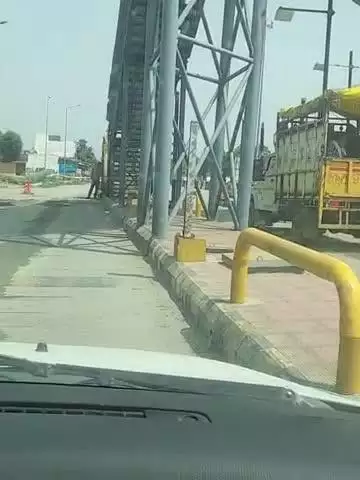 इस सरकार में इतना भ्रष्टाचार हो रहा है कि 2 किलोमीटर तक कभी टोल टैक्स मान्य नहीं है