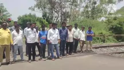 બાયડ: બાયડમાં રેલ્વે વિભાગ દ્વારા ગ્રામિણ વિસ્તારના રેલ્વે ફાટક બંધ કરવાની હિલચાલ સામે જનતાનો આક્રોશ #jansamsya