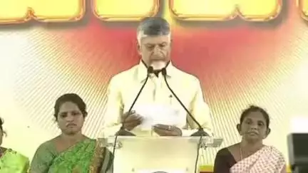 పేదలకు సహాయపడటంలో ఉన్న సంతోషం ఇంక దేనిలోను ఉండదు: చెయ్యేరులో సీఎం చంద్రబాబు