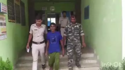 পোলবা-দাদপুর: বেআইনি চোলাই মদ বিক্রির অভিযোগে পোলবার শোয়াখাল ব্রিজ সংলগ্ন এলাকা থেকে এক ব্যক্তিকে গ্রেফতার করে আদালতে পাঠাল পুলিশ
