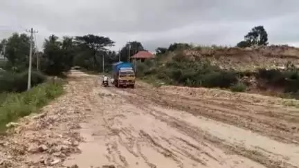 ಆಲೂರು: ಪಬ್ಲಿಕ್ ಆ್ಯಪ್ ಫಲಶ್ರುತಿ, ಕೆಸರುಗದ್ದೆಯಂತಾಗಿದ್ದ ಆಲೂರು-ಬಿಕ್ಕೋಡು ಮುಖ್ಯರಸ್ತೆ ದುರಸ್ತಿ!