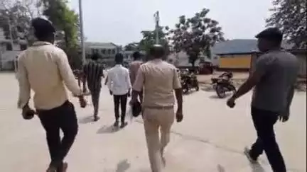 सिलाव: नालंदा पुलिस ने नीरपुर गांव में मारपीट और लूटपाट के मामले में 3 किशोरों को किया निरुद्ध
