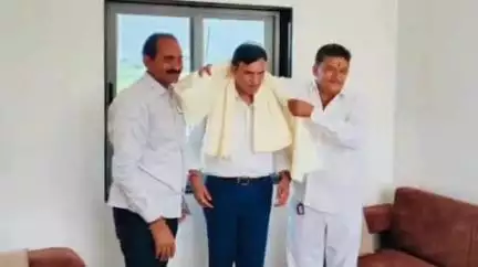 ઉના: ઉના તાલુકાના ગાંગડા ગામે કેન્દ્રીય મંત્રી મનસુખ માંડવીયાએ ભાજપ કાર્યાલયે ભાજપ કાયઁકરતાઓ સાથે મુલાકાત કરી #