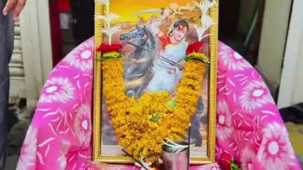 मुर्तीजापूर: लकडगंज येथील भाजपा आमदार हरीष पिंपळेंच्या जनसंपर्क कार्यालयावर पुण्यश्लोक अहिल्यादेवी होळकर यांच्या जयंतीनिमित्त अभिवादन