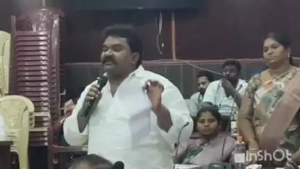 చిలకలూరిపేట లో వైసీపీ వైస్ చైర్మన్ కు టిడిపి  కౌన్సిలర్ల మధ్య తీవ్ర వాగ్వాదం