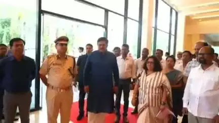 ଭୁବନେଶ୍ବର ମ୍ୟୁନିସିପାଲଟି କର୍ପୋରେସନ: ଲୋକସେବା ଭବନ ସମ୍ମିଳନୀ କକ୍ଷରେ ନିଶାଦ୍ରବ୍ୟ ତଥା ବିଷାକ୍ତ ମାଦକ ଦ୍ରବ୍ୟ ବିରୋଧରେ ସଚେତନତା ଅଭିଯାନର ଶୁଭାରମ୍ଭ କଲେ ମୁଖ୍ୟମନ୍ତ୍ରୀ