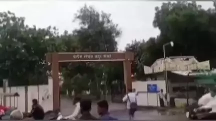 चांदूर बाजार: चांदूरबाजार येथे घराबाहेर खेळत असलेल्या मुलाला अज्ञात व्यक्तीने नेले पळवून, पोलीस स्टेशनला तक्रार दाखल