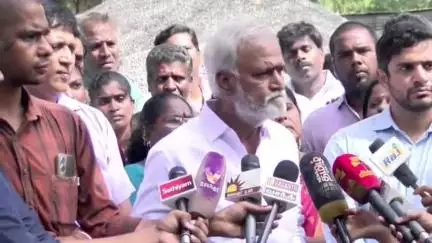 புரசைவாக்கம்: கொரோனா எதிரொலி, திருக்கோயில்களில் இலவச முகக்கவசம் வழங்க திட்டம்- வால்டக்ஸ் சாலையில் அமைச்சர் சேகர்பாபு பேட்டி