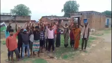 दुधि: घसियाटोला में पेयजल संकट, 150 परिवारों के लिए एक खराब हैंडपंप, नल-जल योजना का कनेक्शन भी नहीं #jansamasya
