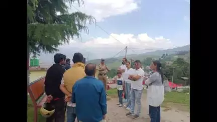 मुनस्यारी: विश्व तंबाकू निषेध दिवस पर पुलिस ने मुनस्यारी क्षेत्र में चलाया जन जागरूकता अभियान