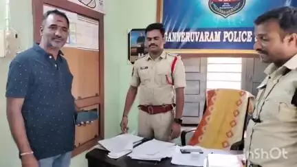 గన్నేరువరం: సీఈఆర్ సేవలను వినియోగించుకోవాలి.. ట్రైన్ ఎస్సై జువ్వాజి అరుణ్ కుమార్