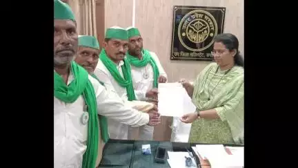 करहल: भारतीय किसान यूनियन टिकैत के पदाधिकारियों ने करहल तहसील में कई सूत्री मांगों को लेकर एसडीएम को दिया ज्ञापन