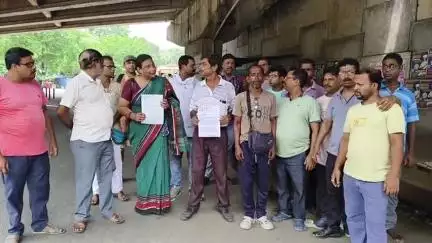 কৃষ্ণনগর ১: জলঙ্গি নদী সমাজের পক্ষ থেকে বিভিন্ন দাবিতে আবারও বর্ষার প্রাক্কালে এনএইচ এ আই -এর অফিসে ডেপুটেশন