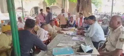 रजौली: जनता दरबार में आए चार मामलों का किया गया निष्पादन