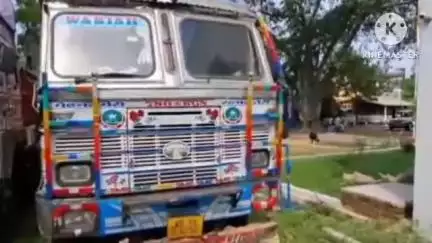 ইন্দাস: খোষবাগ রাতের অন্ধকারে অবৈধভাবে বালি পাচার করতে গিয়ে পুলিশের জালে এক পাচারকারী, আটক ১২ চাকার বালি বোঝাই লরি