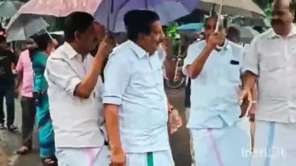 മീനച്ചിൽ: ചേർപ്പുങ്കൽ പഴയപാലവും ചകിണിപ്പാലവും എം.എൽ.എമാരായ മോൻസ് ജോസഫും, മാണി സി. കാപ്പനും ചേർന്ന് തുറന്നു കൊടുത്തു