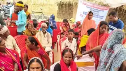 अकोढ़ी गोला: अकोढ़ी गोल में डॉ. अंबेडकर समग्र सेवा अभियान के तहत विशेष विकास शिविर का आयोजन