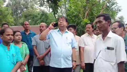দিনহাটা ২: রুয়ের কুঠিতে পানীয় জলের সমস্যা! দ্রুত আধিকারিককে ফোন করে সমস্যা সমাধানের নির্দেশ দিলেন উত্তরবঙ্গ উন্নয়ন মন্ত্রী