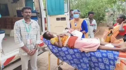 கறம்பக்குடி: ஆம்புலன்சில் பிறந்தது ஆண்குழந்தை குமரம்பட்டியில் நிறைமாத கர்ப்பிணிக்கு ஆண் குழந்தை பிறந்தது மருத்துவர்கள் பாராட்டு