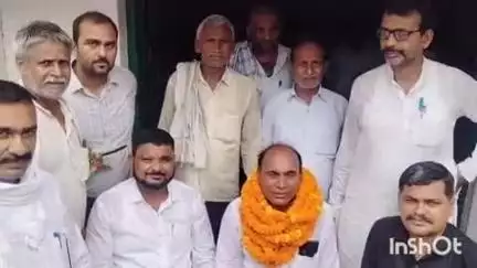 दाउदनगर: भखरुआं बाजार रोड स्थित प्रखंड राजद कार्यालय में राजद प्रखंड अध्यक्ष का चुनाव हुआ, देवेंद्र कुमार सिंह फिर बने अध्यक्ष