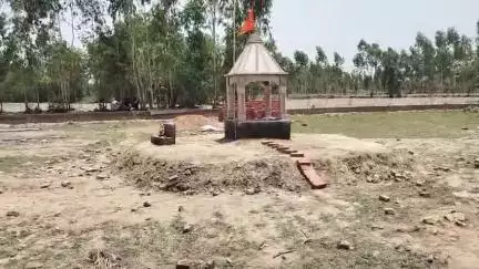 महमूदाबाद: सेथरामन में श्मशान घाट पर हुए विवाद के बाद एडिशनल एसपी ने समझा-बूझकर काम रुकवाया, मंदिर को किया गया स्थानांतरित