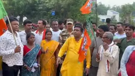 খয়রাশোল: অনুব্রতর অশ্রাব্য ভাষার প্রতিবাদে কাঁকড়তলা থানায় বিজেপির ডেপুটেশন, গ্রেফতারির দাবি