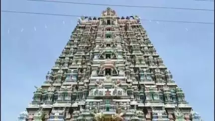 திருவாடனை: பெரிய கோவில் வைகாசி விசாக திருவிழா கொடியேற்றத்துடன் துவங்கியது