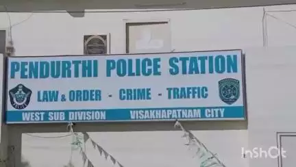 పెందుర్తి: దొంగతనం కేసుల్లో ఇద్దరు ముద్దాయిని అరెస్ట్ చేసి 50 గ్రాములు బంగారం రికవరీ చేసిన పెందుర్తి క్రైమ్ పోలీసులు