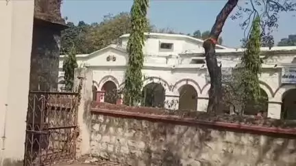 सुवासरा: किशोरपुरा में सीमांकन कार्य के एवज़ में किसान से रिश्वत लेने वाले हल्का पटवारी को SDM ने किया निलंबित