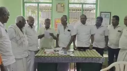 ஸ்ரீவைகுண்டம்: பேய்குளம் நிலசுவான்தார்கள் சங்கத்தில் நடைபெற்ற கூட்டத்தில் விவசாயிகள் மறியல் போராட்டம் நிறுத்தி வைப்பு