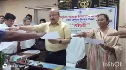 सीएमओ ऑफिस में विश्व तंबाकू निषेध दिवस पर हस्ताक्षर अभियान पर पत्रकारों ने उठाए सवाल