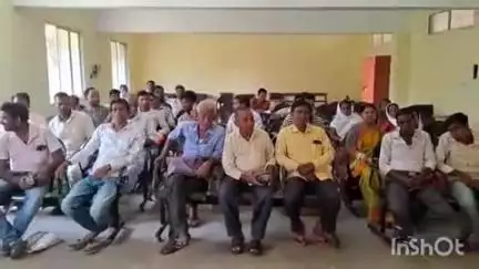 कुंडहित: प्रखंड सभागार में जन वितरण प्रणाली दुकानदारों की हुई बैठक, 3 महीने का खाद्यान्न एक साथ बांटने का निर्देश